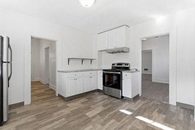 Building Photo - 5020 SE 92nd Ave