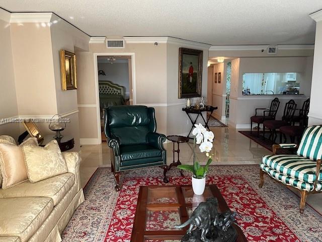 Building Photo - 5757 Collins Ave