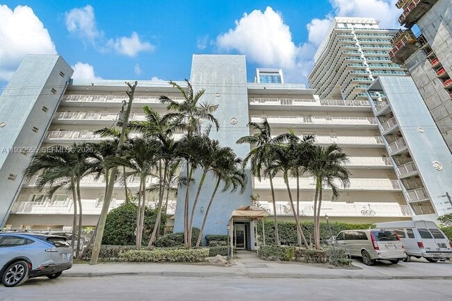 Building Photo - 677 NE 24th St