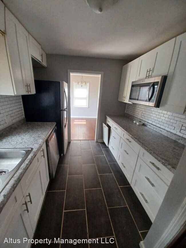 Building Photo - 3 br, 1 bath House - 1011 Wentworth Ave