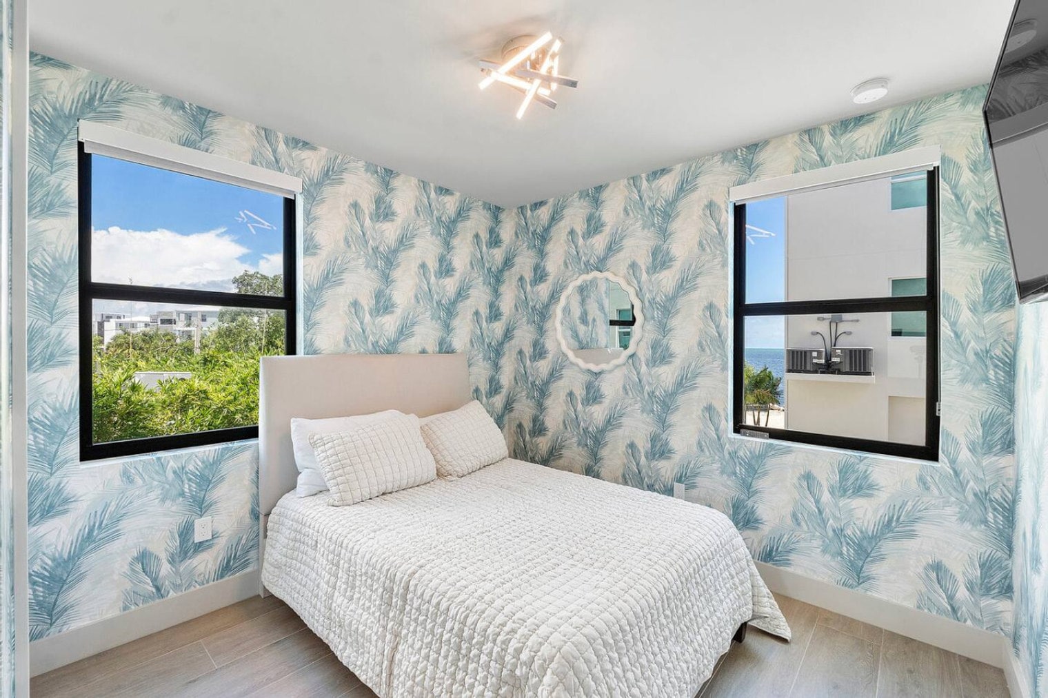 Building Photo - 99 Seaside Ave