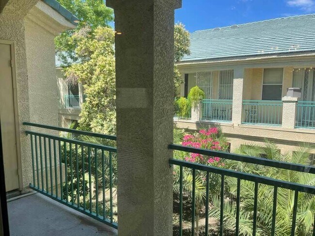 Building Photo - 5155 W Tropicana Ave