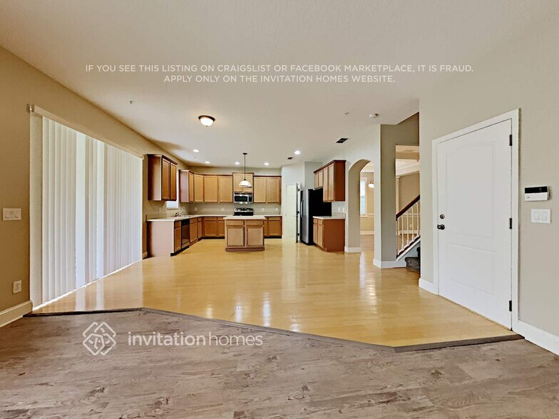 Building Photo - 10046 Moss Rose Way