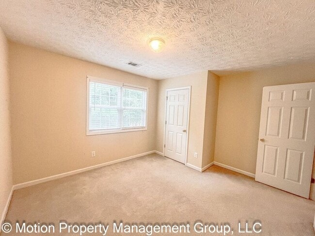Building Photo - 861 Windward Rd