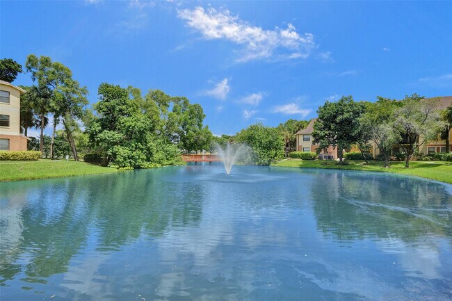 Building Photo - 9999 Summerbreeze Dr