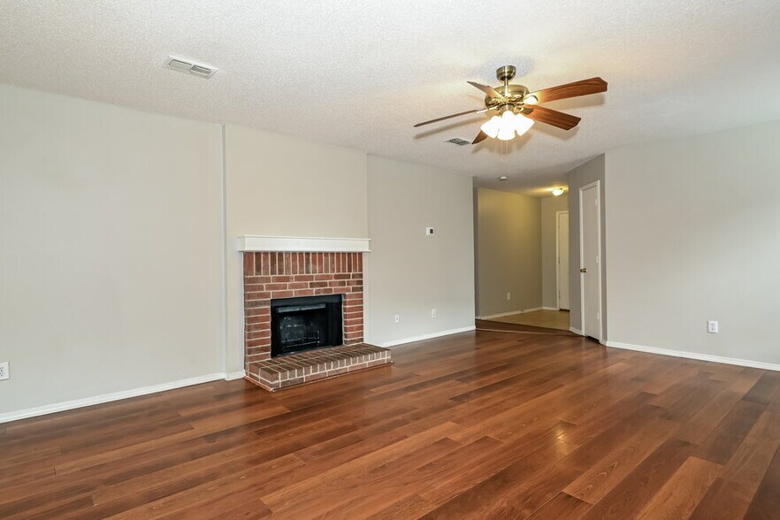 Building Photo - 1203 Wisdom Dr