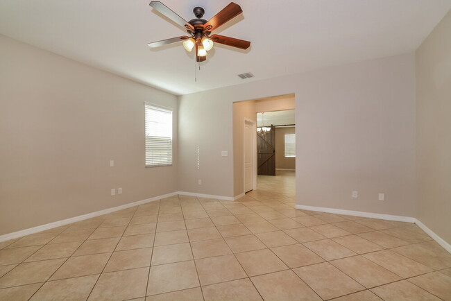 Building Photo - 6817 Sundrop St
