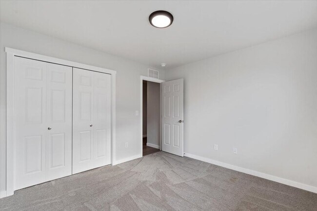 Building Photo - 2869 N Arroyo Vis Wy