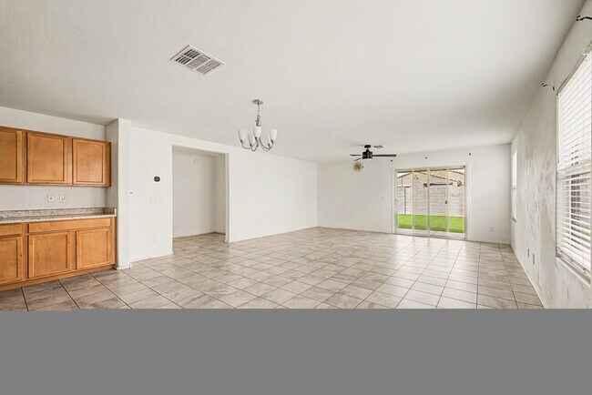 Building Photo - 12586 W Myrtle Ave