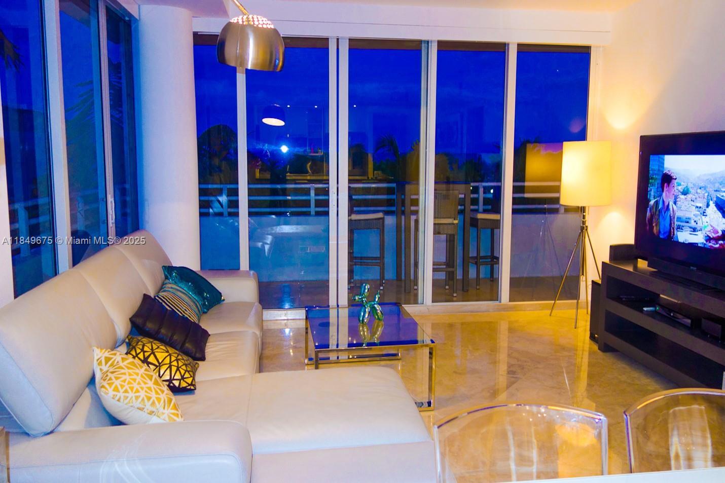 Building Photo - 226 Ocean Dr