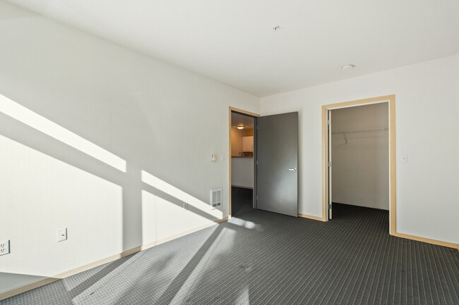 Building Photo - 1610 Belmont Ave