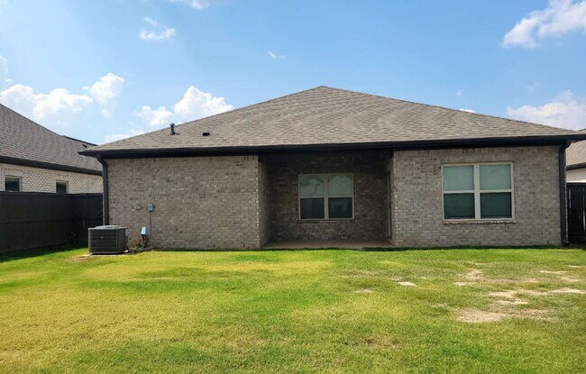 Building Photo - Huntsville Haven with Granite Elegance!" D...