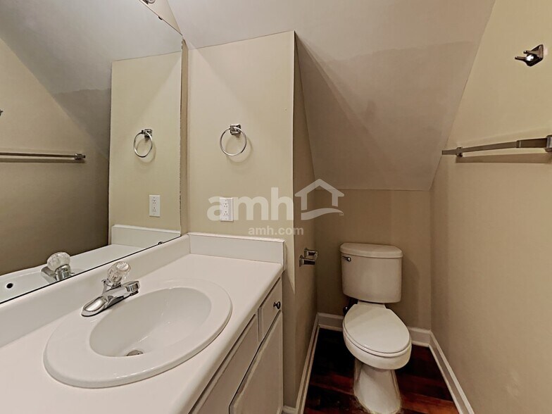 Building Photo - 809 Old Ash Ct