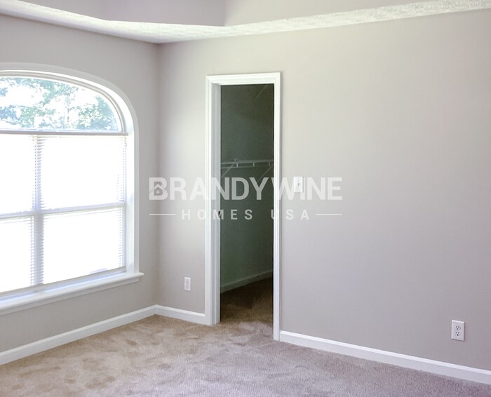 Building Photo - 657 McKenzie Cir