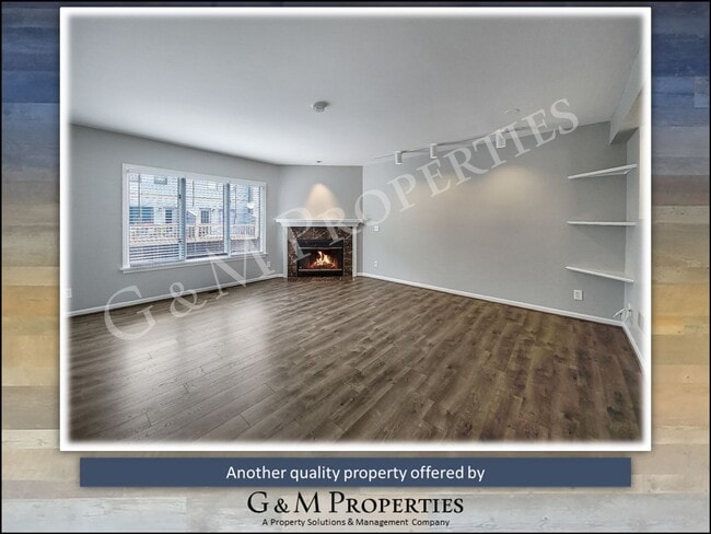 Building Photo - 2-Bd Townhome - On University Avenue!