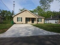 Building Photo - 519 Gardenia St