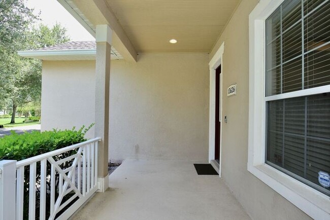 Building Photo - Spacious 3/2 Home located in Summerport Co...