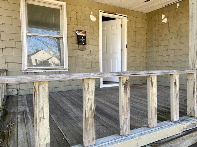 Building Photo - Niles 2 bedroom/1 bath unit