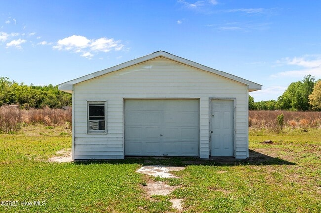 Building Photo - 3335 Saw Mill Rd