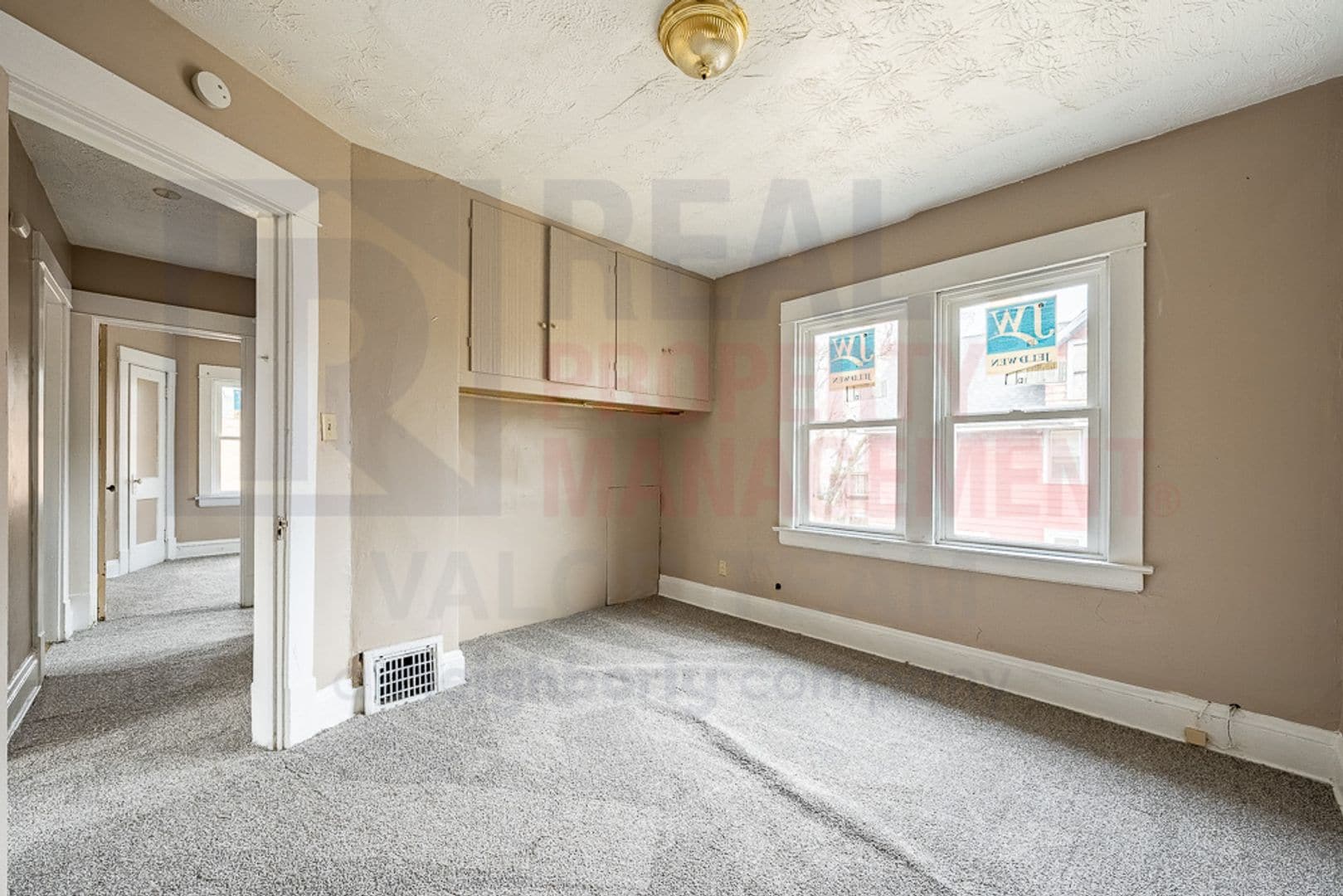 Building Photo - 14001 Idarose Ave