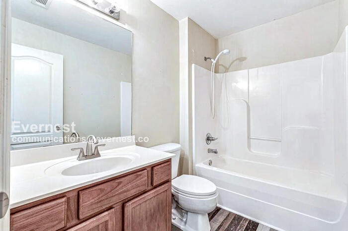 Building Photo - 5225 Southfork Blvd