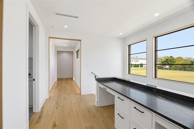 Building Photo - 4929 Newmore Ave