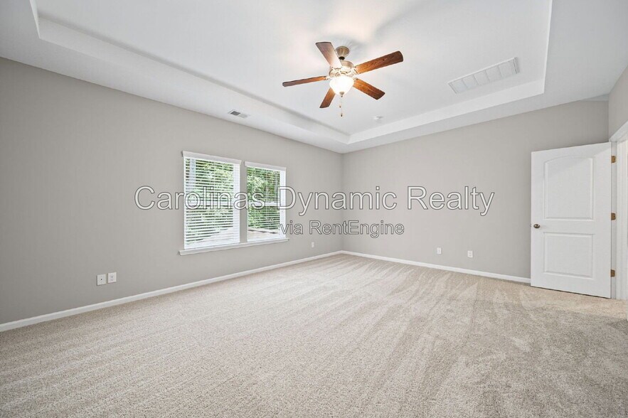 Building Photo - 1912 Madeira Cir