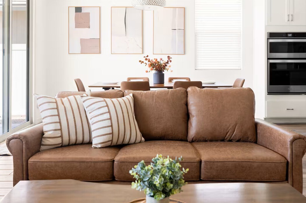 Building Photo - 2437 E Alta Vista Rd