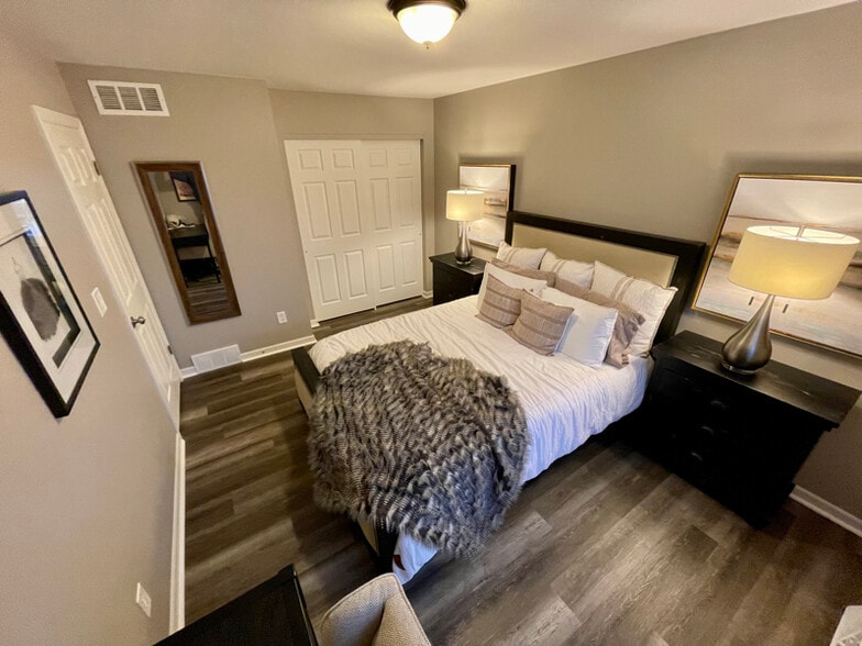 Building Photo - 1839 E Euclid Ave