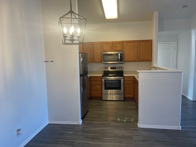 Building Photo - Gated community, 2 Br, 2 Ba, 1 car garage