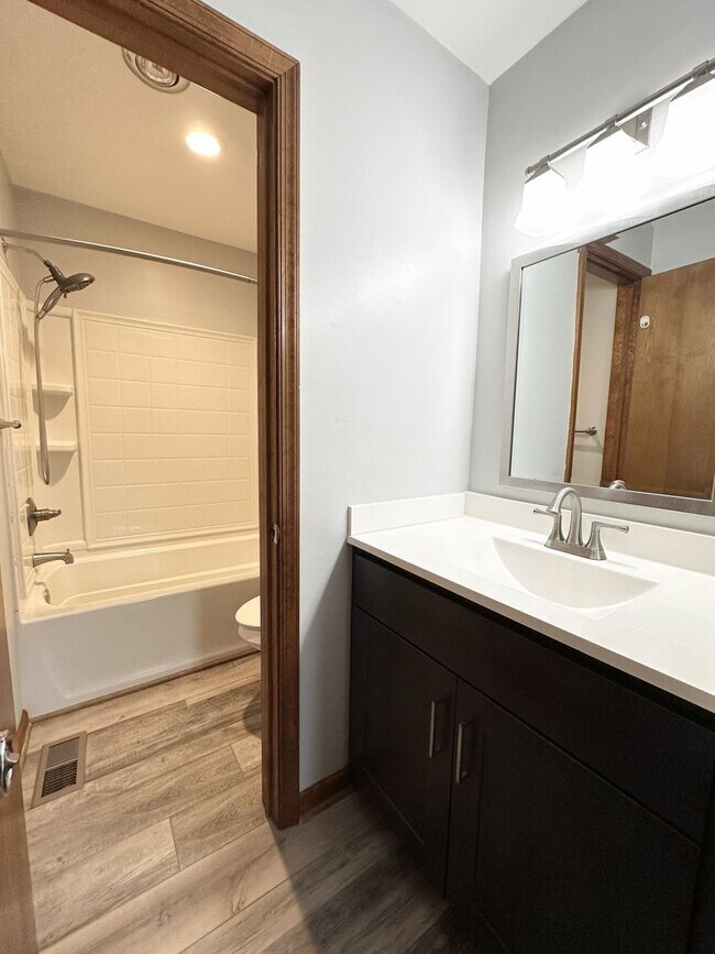 Building Photo - Great condo in Pelican Dunes!