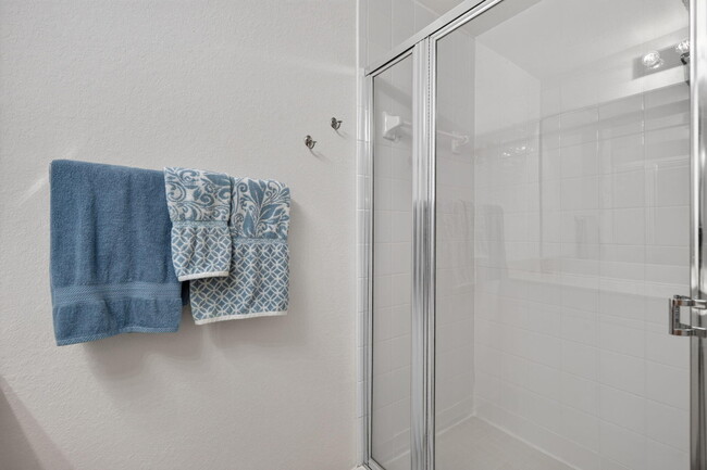 Building Photo - 3020 Alcazar Pl