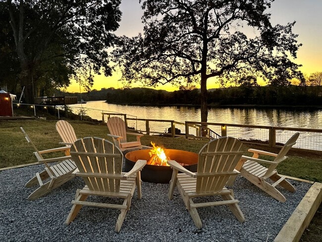 Building Photo - 6620 Upton Ln