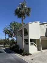 Building Photo - 645 Drake Ln N