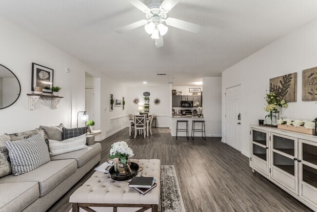 Building Photo - Luxury Living in Spring! 2/2 Apt ~