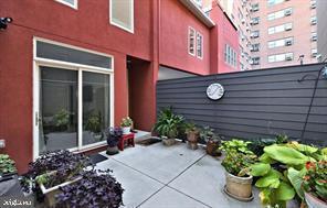 Building Photo - 2110 Sansom St