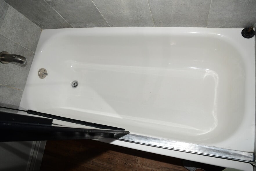 Building Photo - 925 Willow Tree Dr