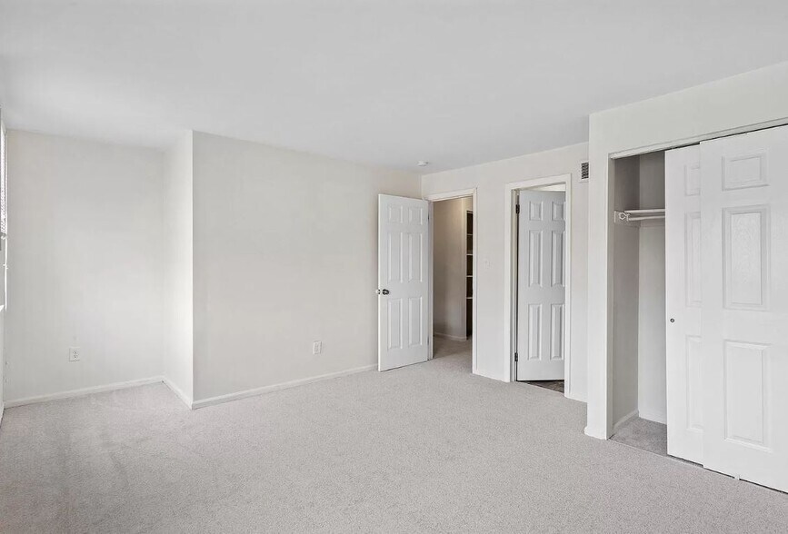 Master Bedroom - 12 Ethan Allen Ct