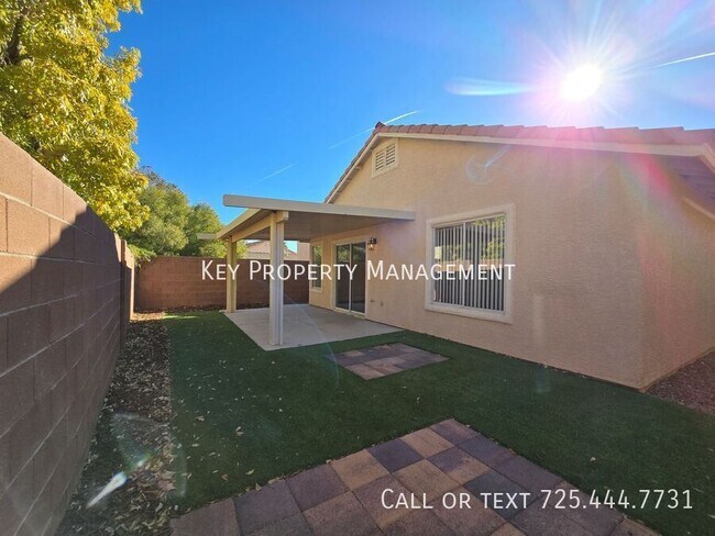 Building Photo - BEAUTIFUL 3 BED, 2 BATH HOME WITH OPEN FLO...