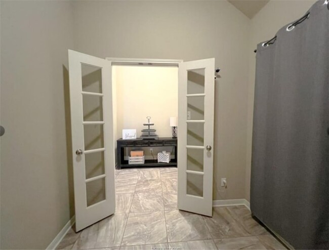 Building Photo - 244 Fieldstone Pl