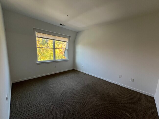 Building Photo - Maple Ridge - Building A