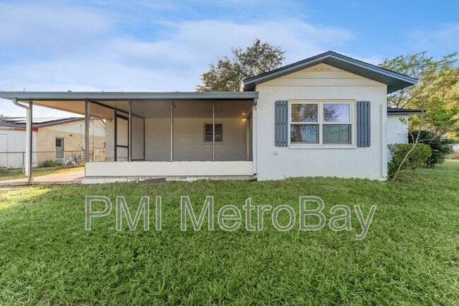 Building Photo - 7250 Applegate Dr