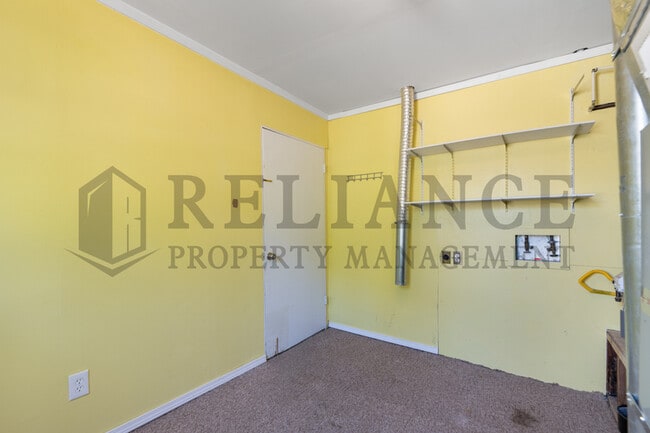 Building Photo - 749 N Westridge Dr