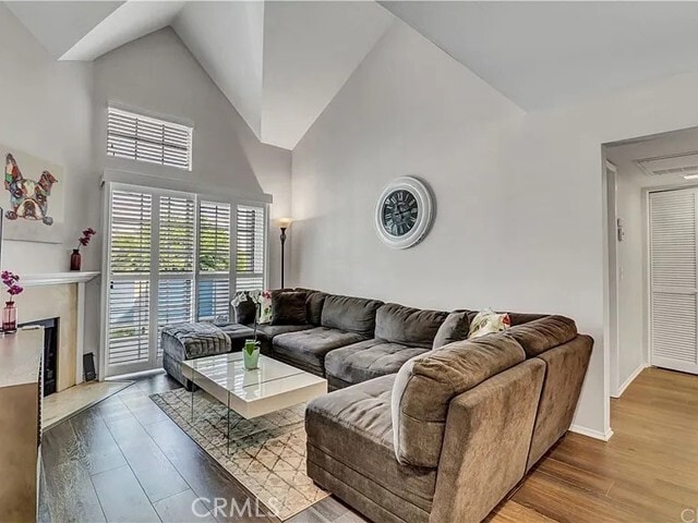 Building Photo - 1200 Gaviota Ave