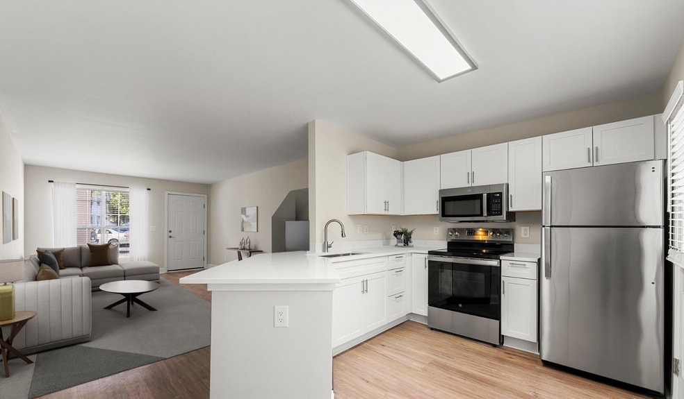 Open concept kitchens are great for hosting friends and family - Peachtree Park