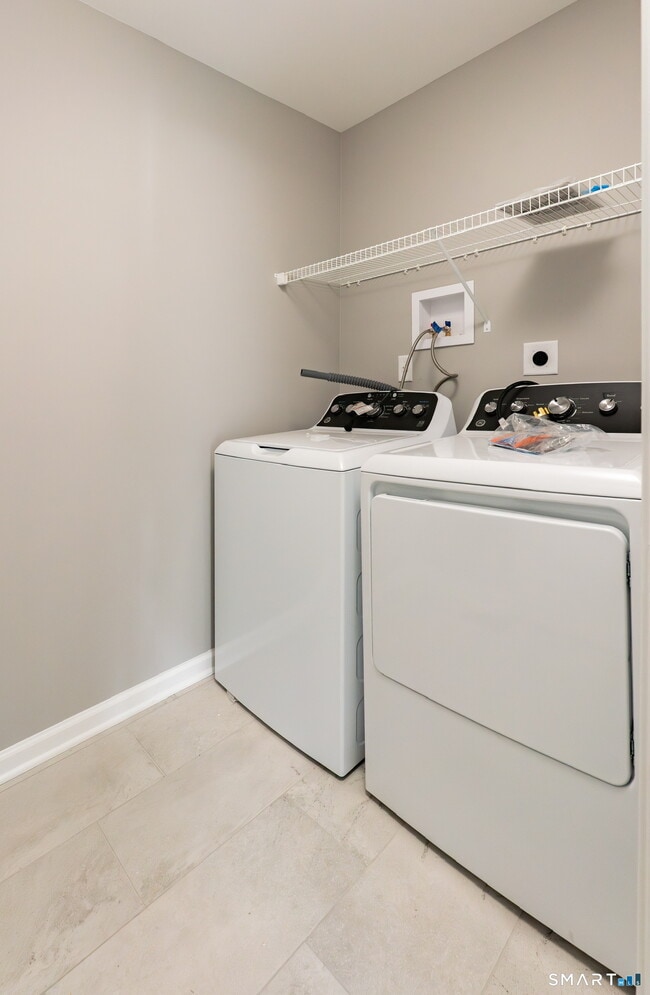 Building Photo - 27 Hall Ave