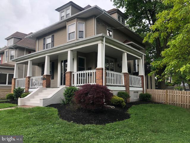 Building Photo - 920 Collings Ave