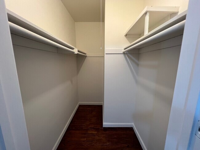 Building Photo - 13900 Burbank Blvd