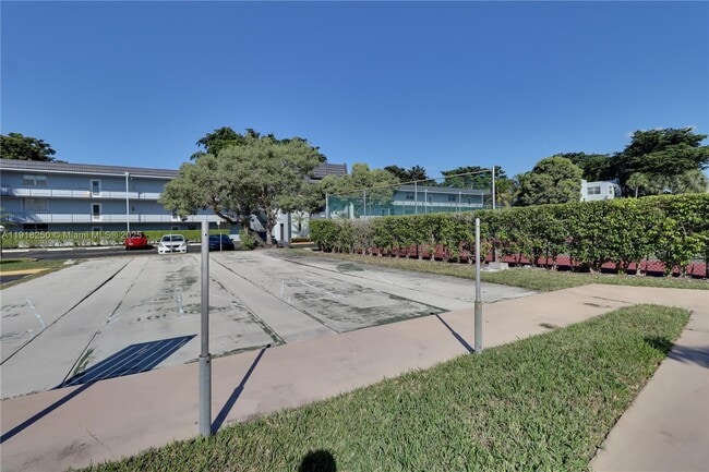 Building Photo - 9300 Lime Bay Blvd