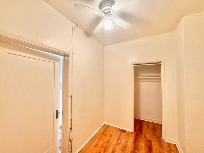 Building Photo - 608 S Dunsmuir Ave